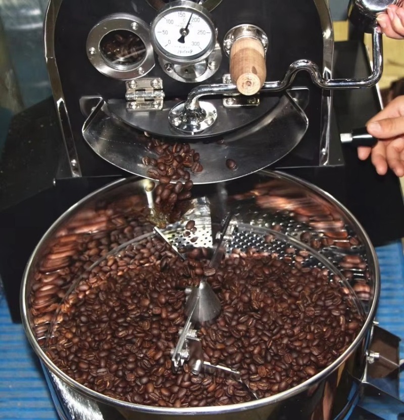 カスタムメイドの業務用コーヒーロースター、インダストリアルス - Coffee Equipment Pro のレビューと価格
